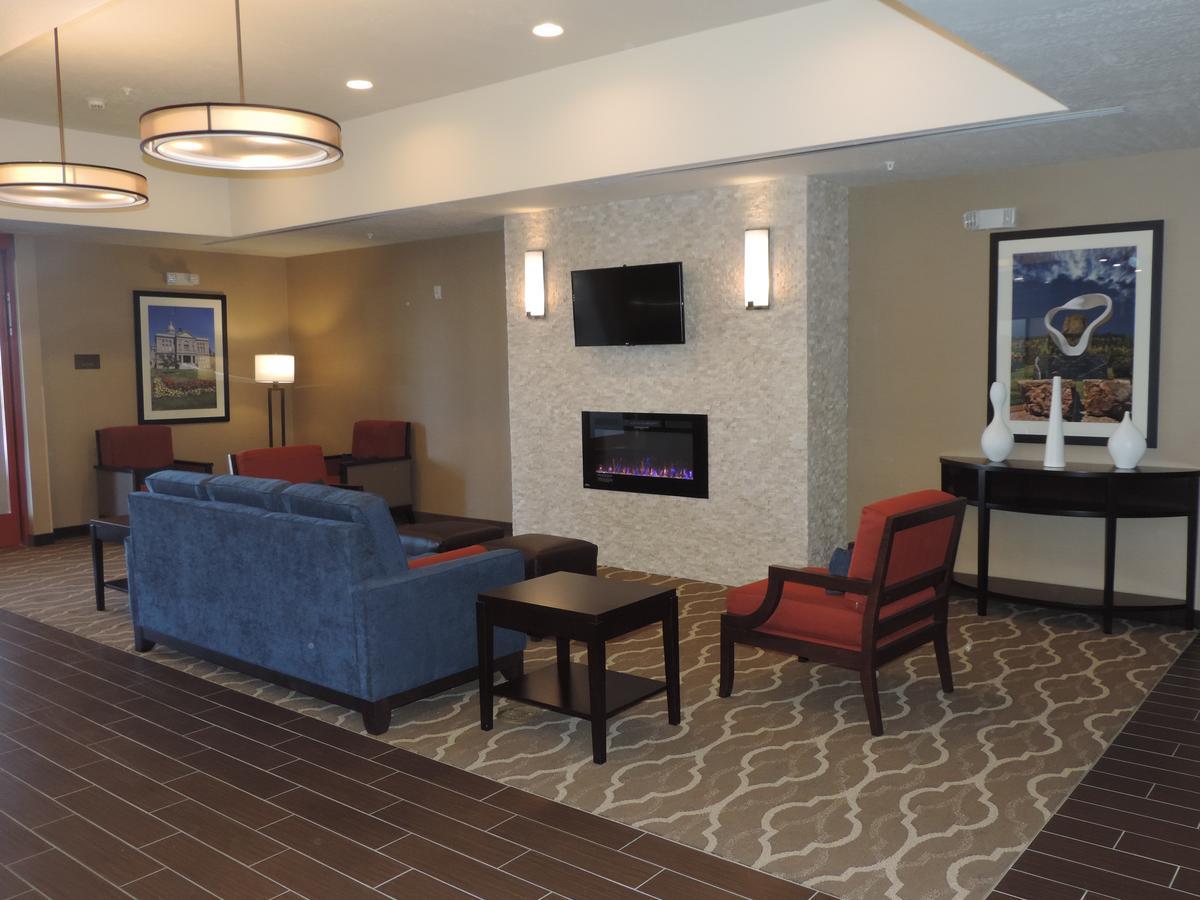 Heartland Inn And Suites Wheatland Buitenkant foto