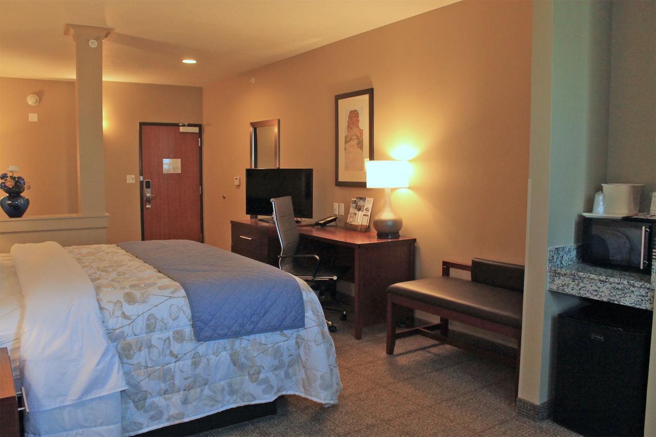 Heartland Inn And Suites Wheatland Buitenkant foto