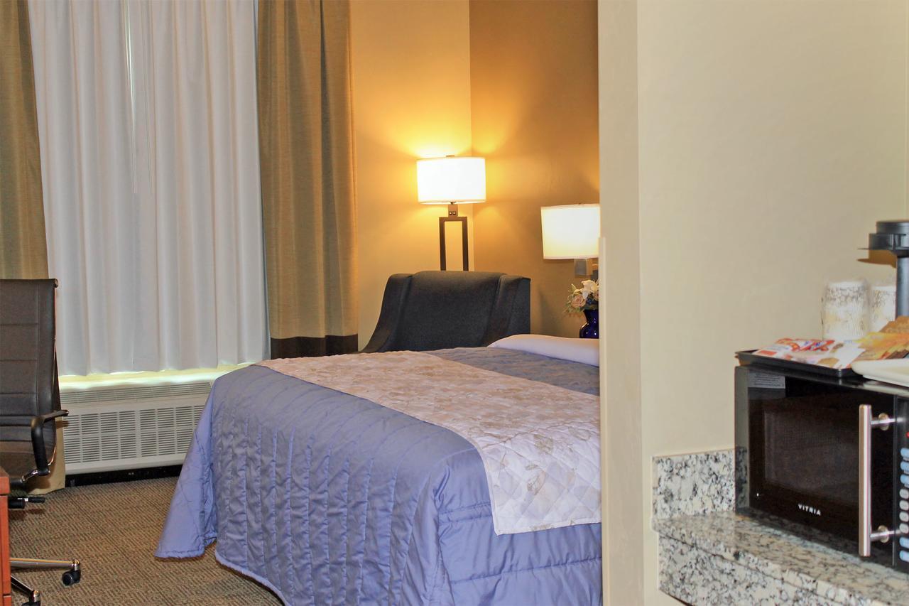Heartland Inn And Suites Wheatland Buitenkant foto