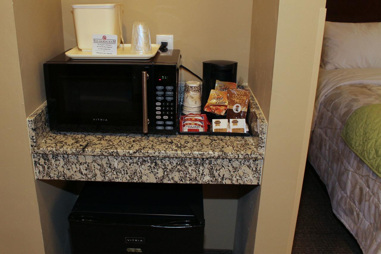 Heartland Inn And Suites Wheatland Buitenkant foto