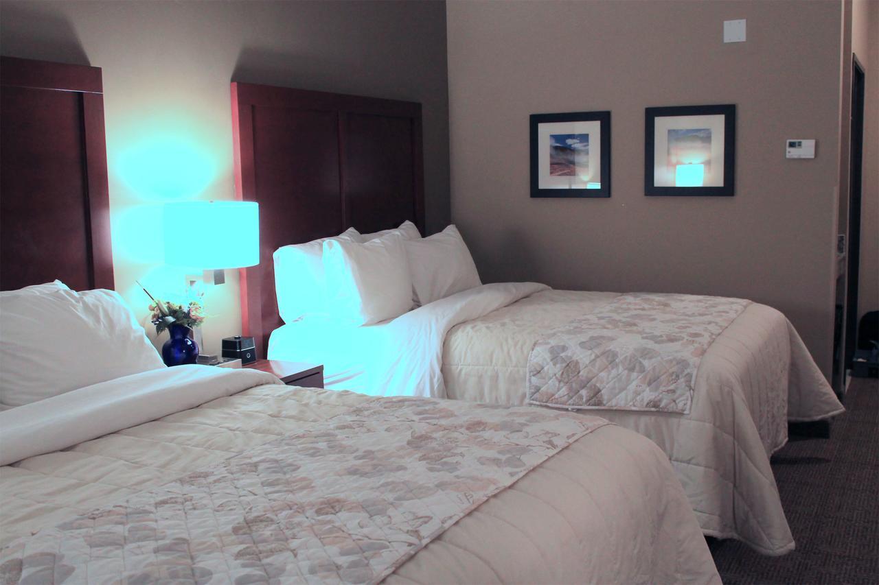 Heartland Inn And Suites Wheatland Buitenkant foto