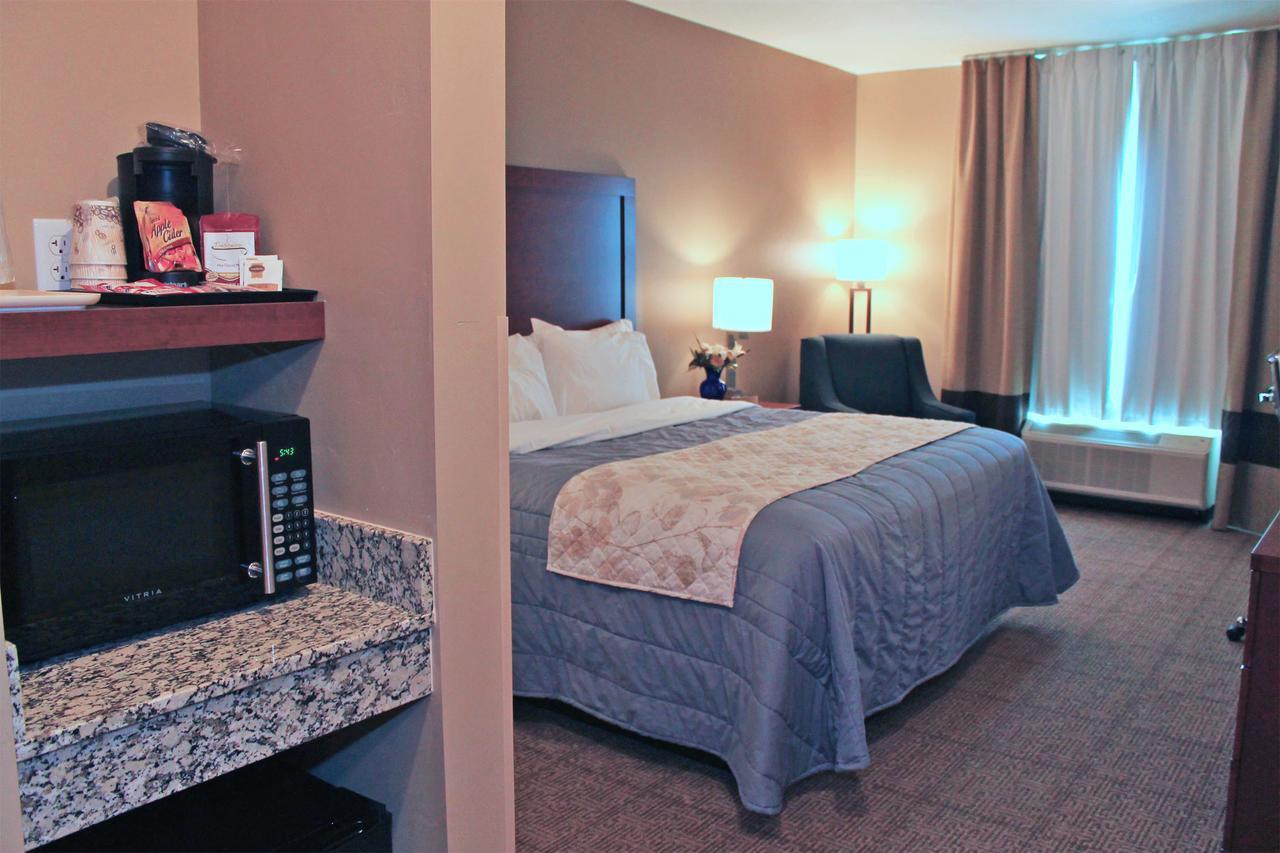 Heartland Inn And Suites Wheatland Buitenkant foto
