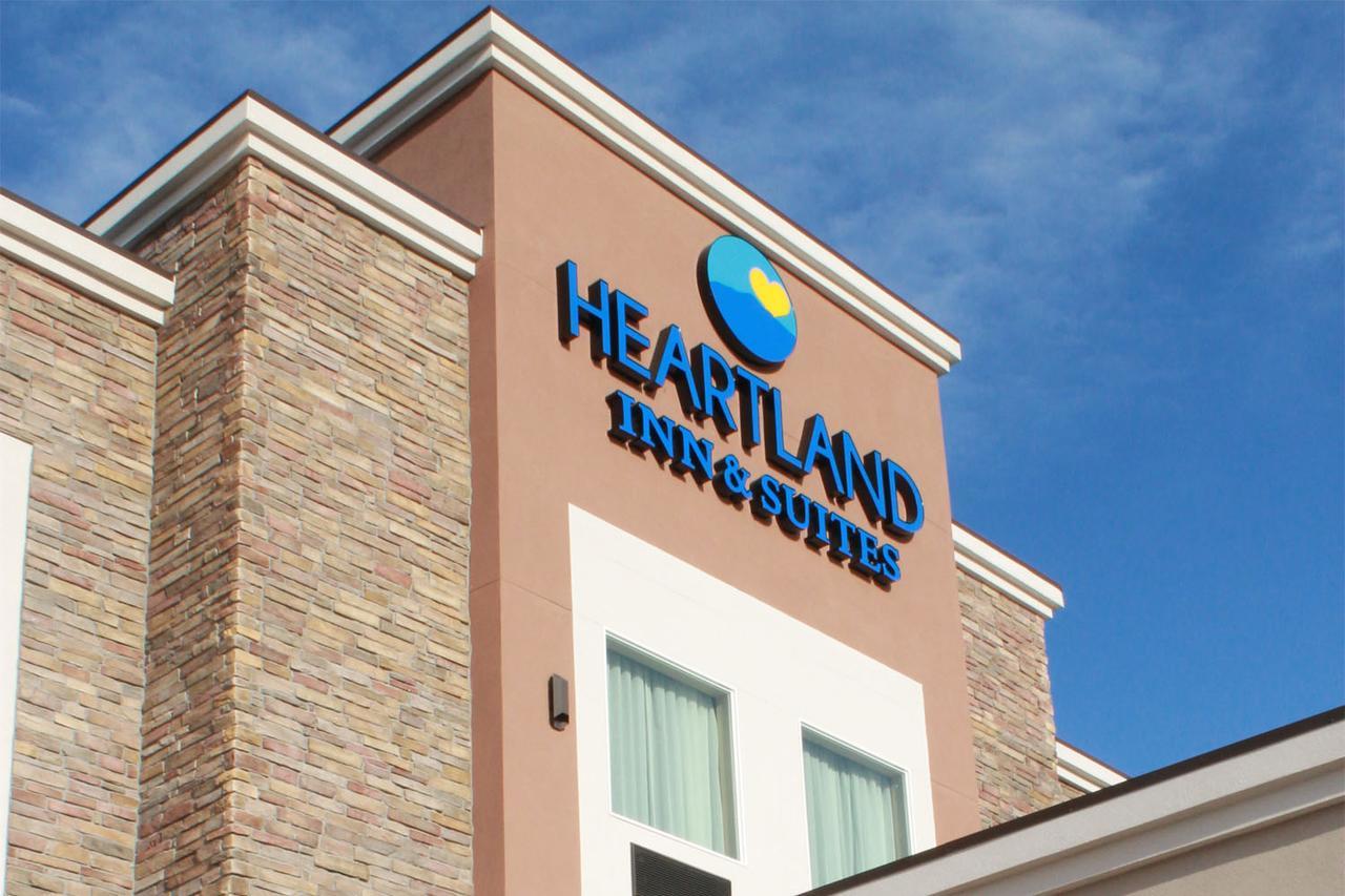 Heartland Inn And Suites Wheatland Buitenkant foto