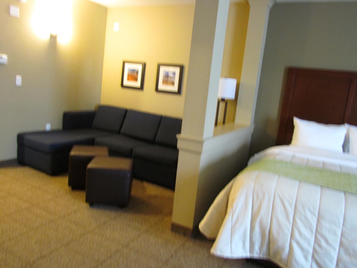 Heartland Inn And Suites Wheatland Buitenkant foto