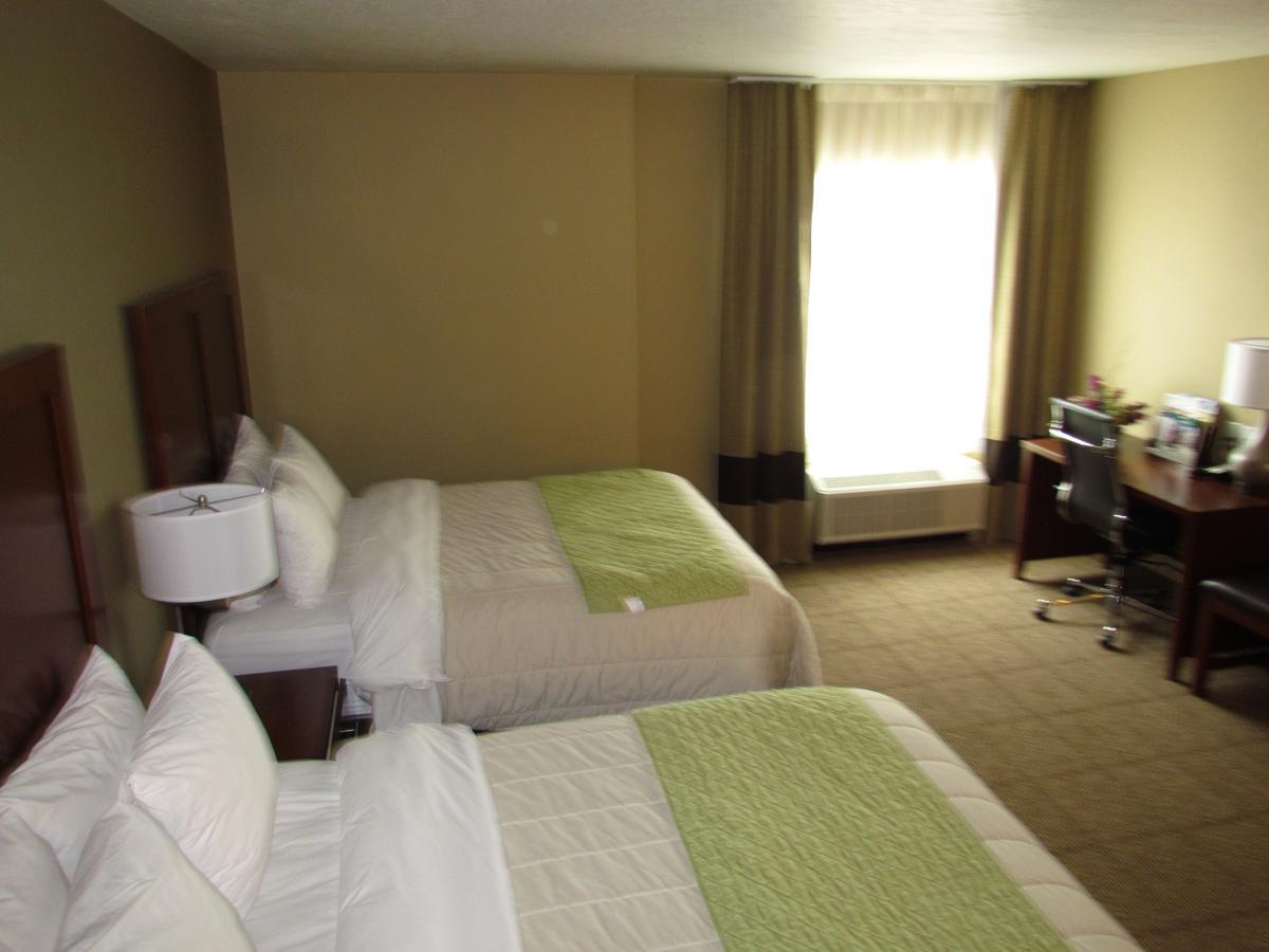 Heartland Inn And Suites Wheatland Buitenkant foto