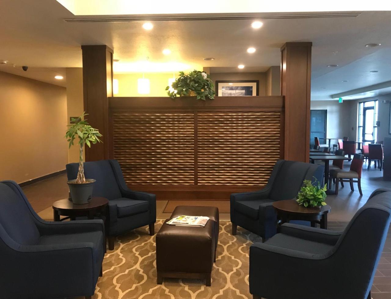 Heartland Inn And Suites Wheatland Buitenkant foto