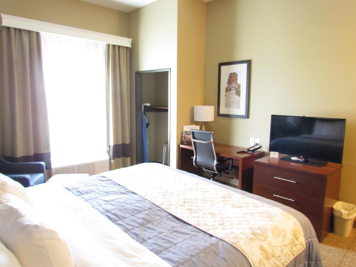 Heartland Inn And Suites Wheatland Buitenkant foto